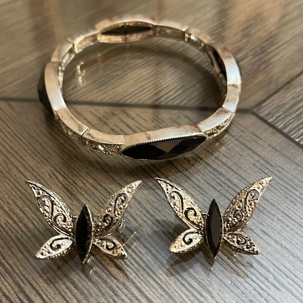 2 Vintage Sliver-tone Butterfly with Jet Black Rhinestone with Bracelet